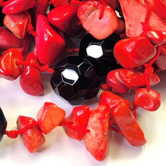 Coral Red and Black Chips and Bead Long Necklace - Picture 5 of 9